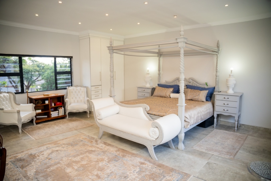 6 Bedroom Property for Sale in Wilkoppies North West